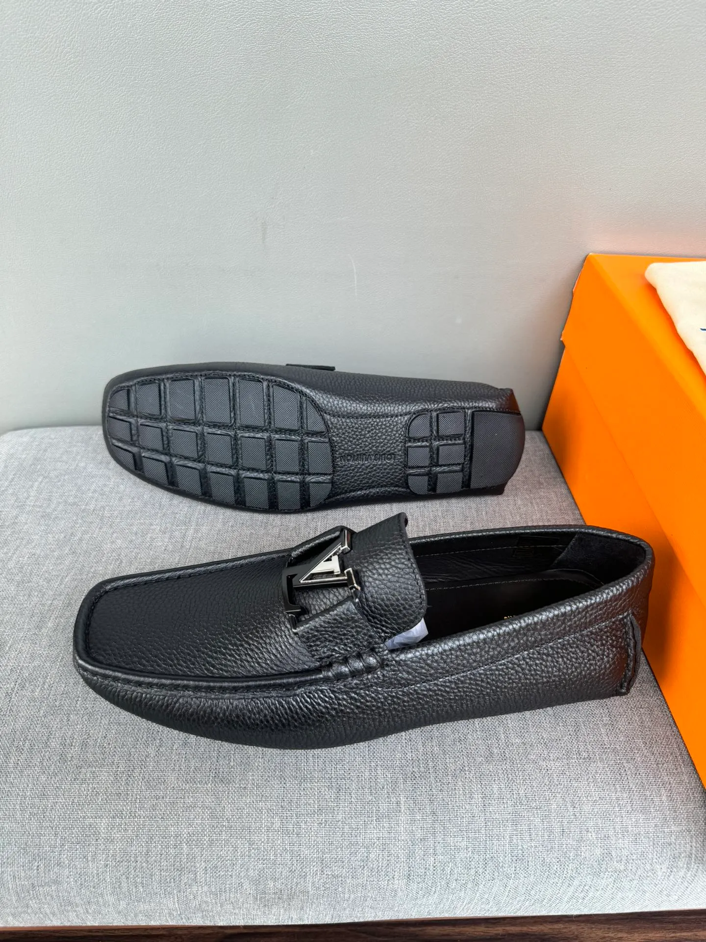 Batch 740💰[strong][strong][strong] Original order quality, new models at the counter, LV Louis Vuitton counter new models, handmade men's driving shoes, bean shoes, slip-on shoes, lazy shoes, exquisite hand-stitching, workmanship details comparable to the counters, Italian imported pebbled cowhide, water-dyed cowhide lining, sweat-absorbent and deodorant, black, 39-44 in large quantities in stock (38, 45 custom-made)